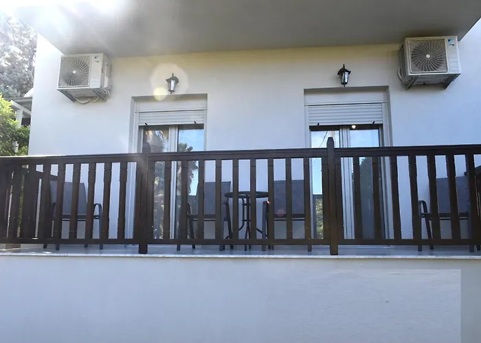 Niki \'S House