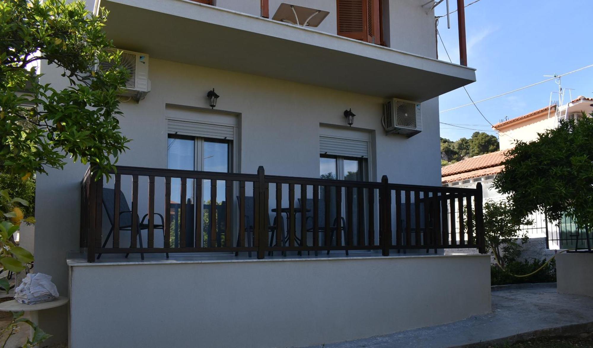 Niki 's House Apartment